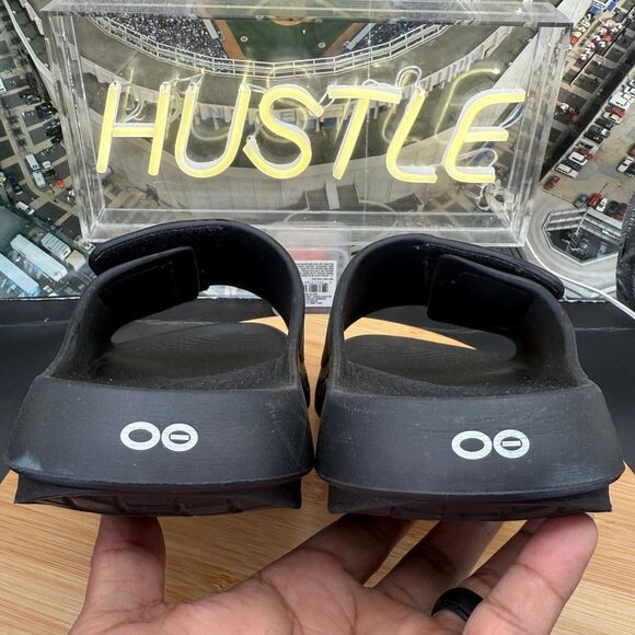 OOFOS OOahh UNISEX SPORT FLEX SLIDE BLACK Men’s 8/ Women’s 10 main image 4